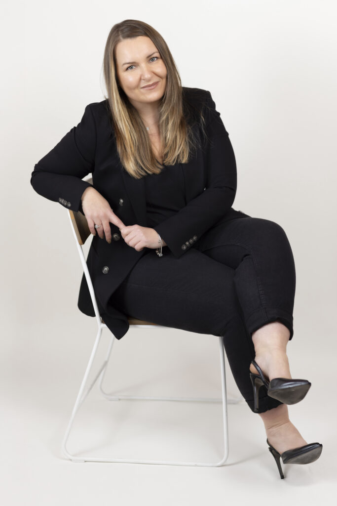 Sonja Leason - Love Mondays. 6/7 Figure Online Business Coach for Female Founders - Reclaim your health, build your wealth + scale your impact